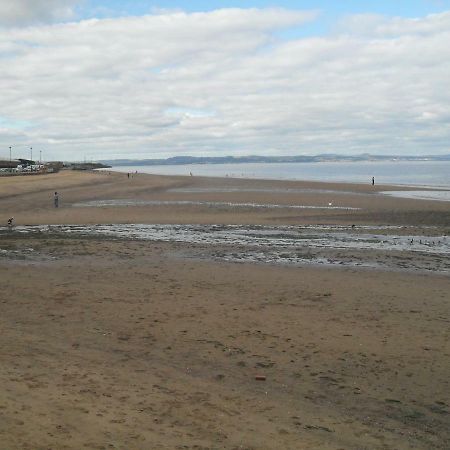 Edinburgh Beach View Apartment 外观 照片
